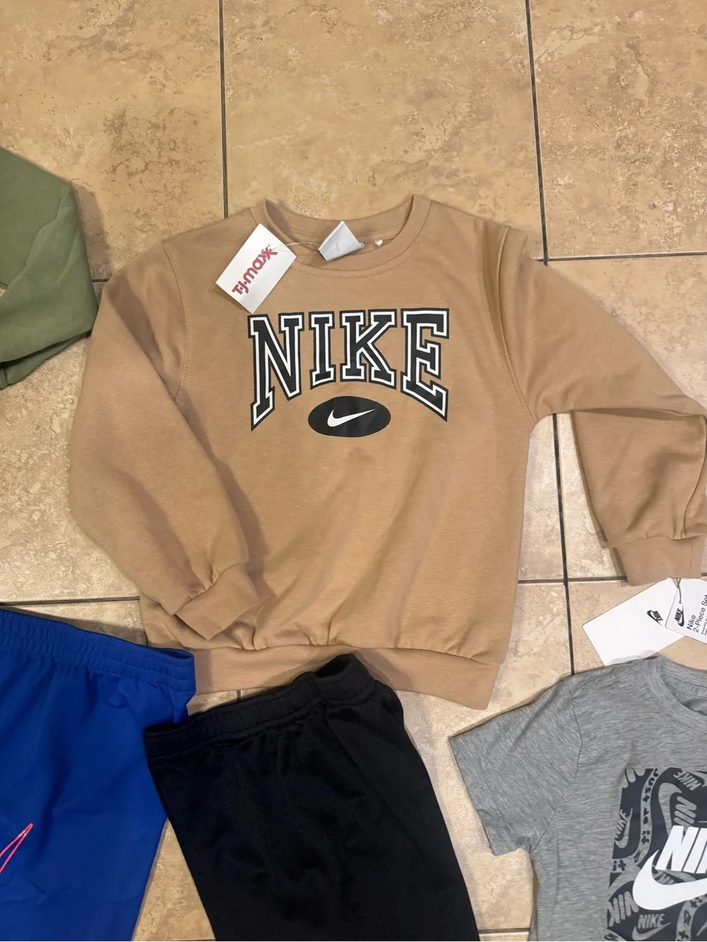 Boys Athletic clothes Bundle youth size NIKE & UNDER ARMOUR ADIDAS only !